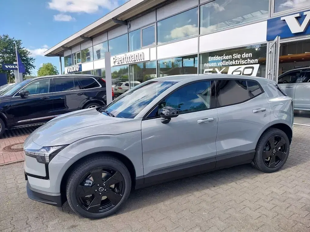 Neu Volvo EX30 Plus 200 kW (272 PS) 2026 Grau SUV