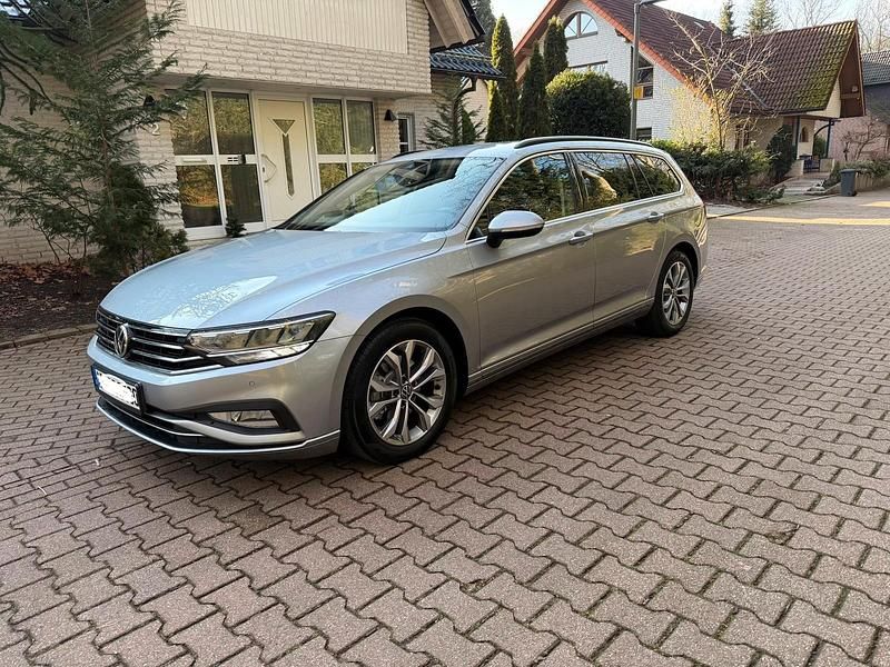 Silber Gebraucht 2020 VW Passat Business Kombi | 16.500 € (Guter Preis) - Bild 1/4