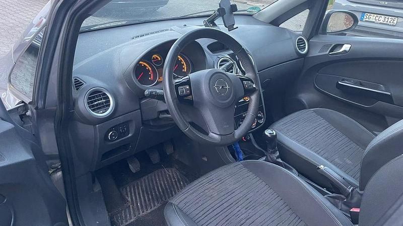 Gebraucht Opel Corsa Edition 69 PS (50 kW) 2014 Beige Kleinwagen