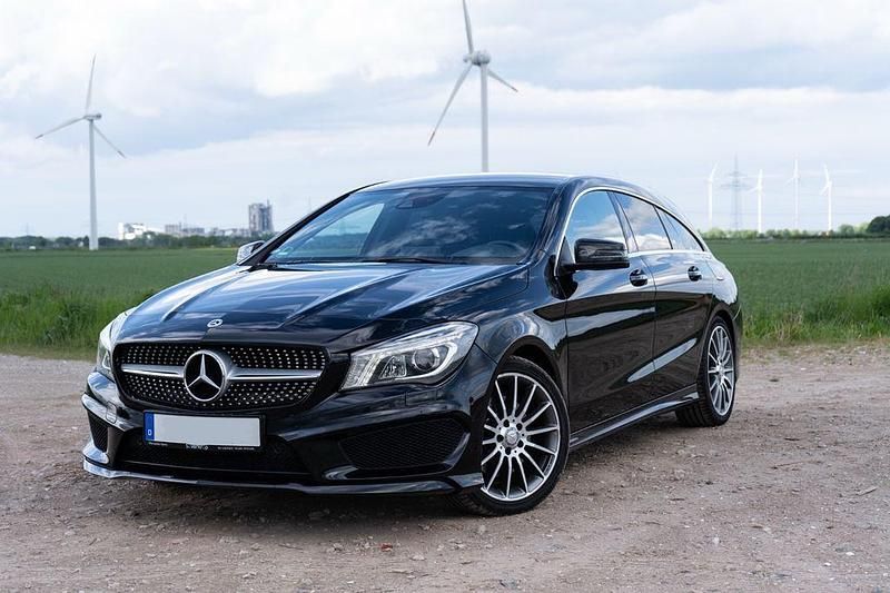 Schwarz Gebraucht 2015 Mercedes CLA220 Shooting Brake AMG line Kombi | 15.500 € (Guter Preis) - Bild 1/4