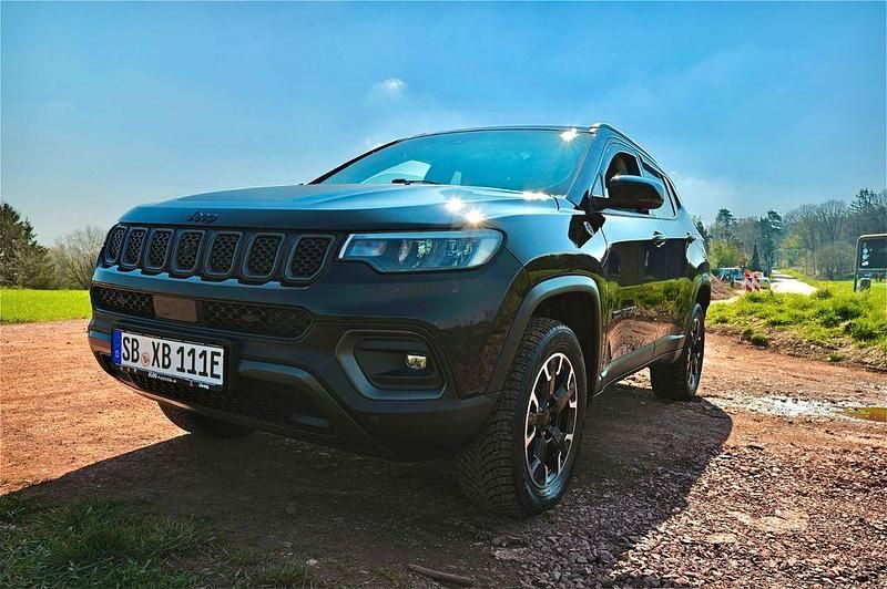 Gebraucht Jeep Compass Trailhawk 190 PS (139 kW) 2022 Schwarz SUV