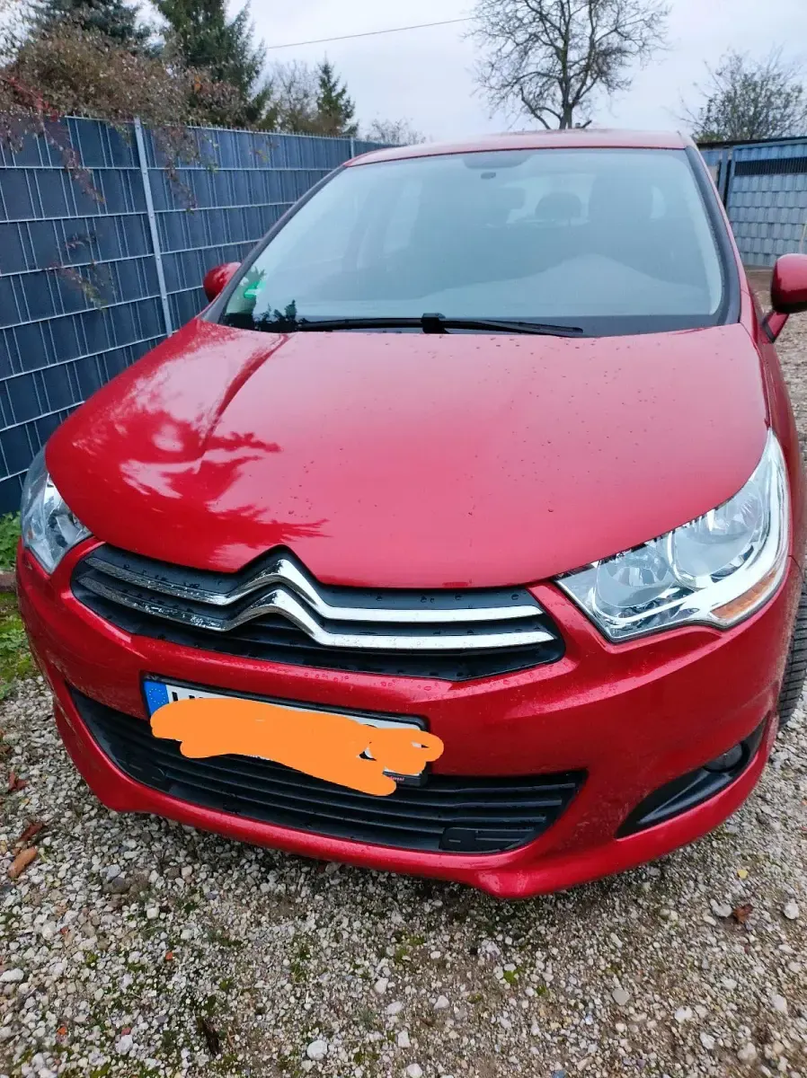 Gebraucht Citroën C4 95 PS (69 kW) 2012 Rot Limousine