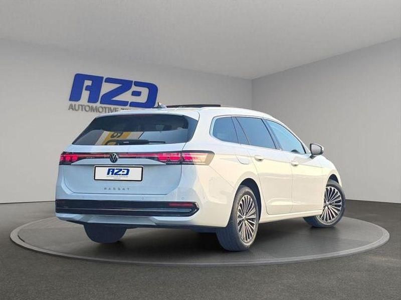 Gebraucht VW Passat R 150 PS (110 kW) 2024 Pure white Kombi
