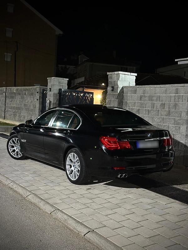 Gebraucht BMW 730 245 PS (180 kW) 2011 Schwarz Limousine