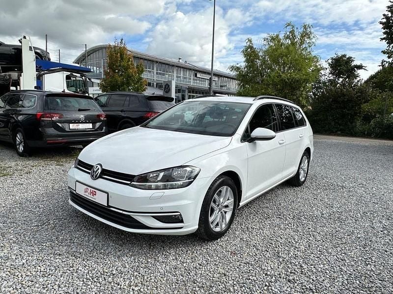 Pure white Gebraucht 2019 VW Golf VII Comfortline Kombi | 13.499 € (Guter Preis) - Bild 1/4