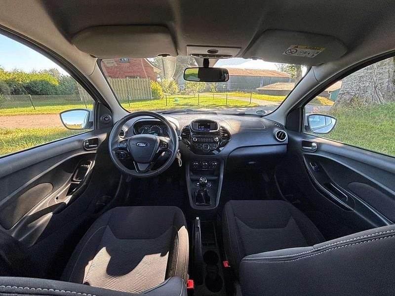 Gebraucht Ford Ka 69 PS (50 kW) 2018 Weiß Limousine