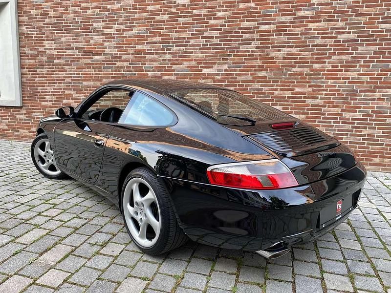 Schwarz Gebraucht 2001 Porsche 911 Carrera Coupé | 35.996 € (Fairer Preis) - Bild 1/4