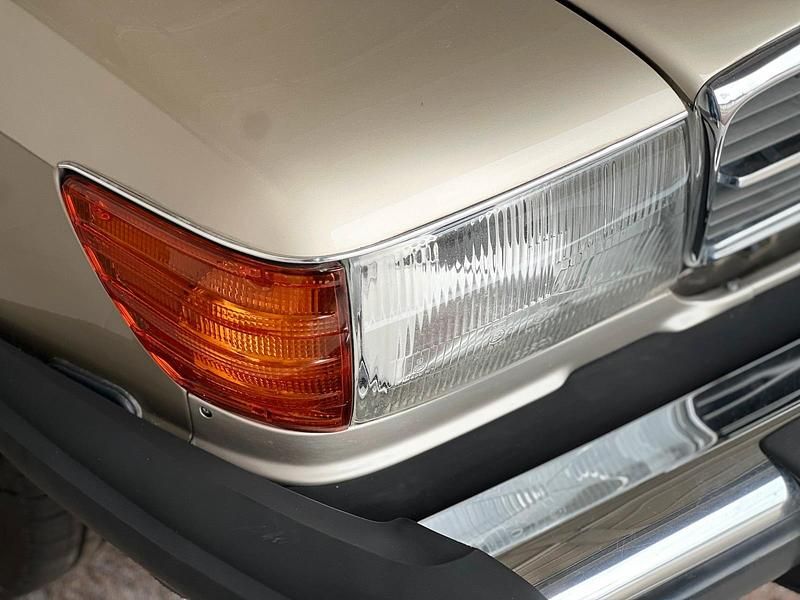 Gebraucht Mercedes 560 231 PS (169 kW) 1986 Gold Cabrio