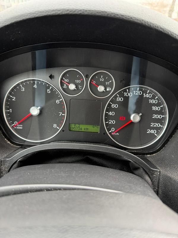 Usata Ford Focus 120 CV (88 kW) 2004 Andere farben Station wagon