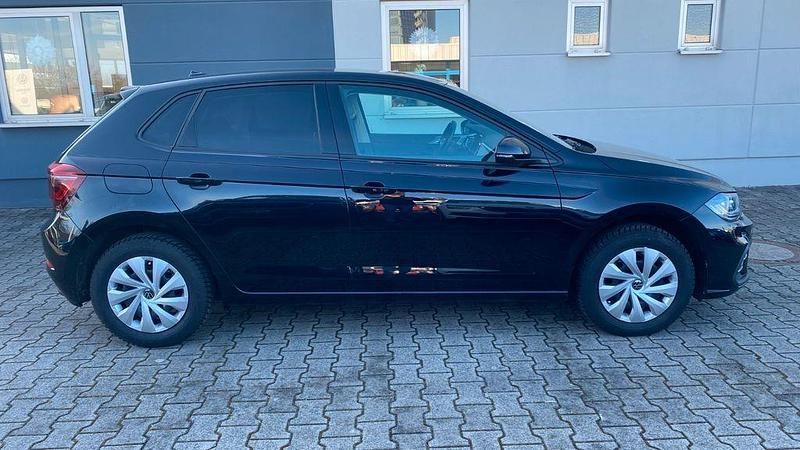Gebraucht VW Polo Style 95 PS (69 kW) 2025 Schwarz Kleinwagen