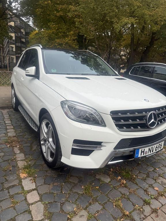 Weiß Gebraucht 2015 Mercedes ML350 SUV | 24.590 € (Guter Preis) - Bild 1/4