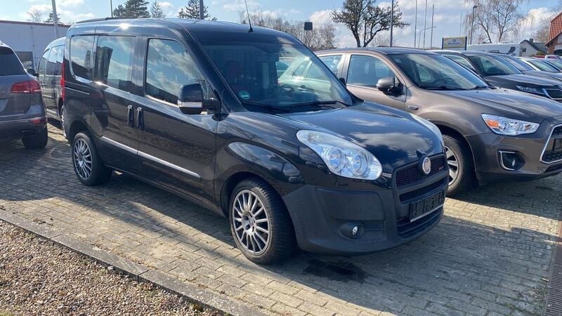 Gebraucht Fiat Doblò 135 PS (99 kW) 2011 Schwarz Van / Kleinbus