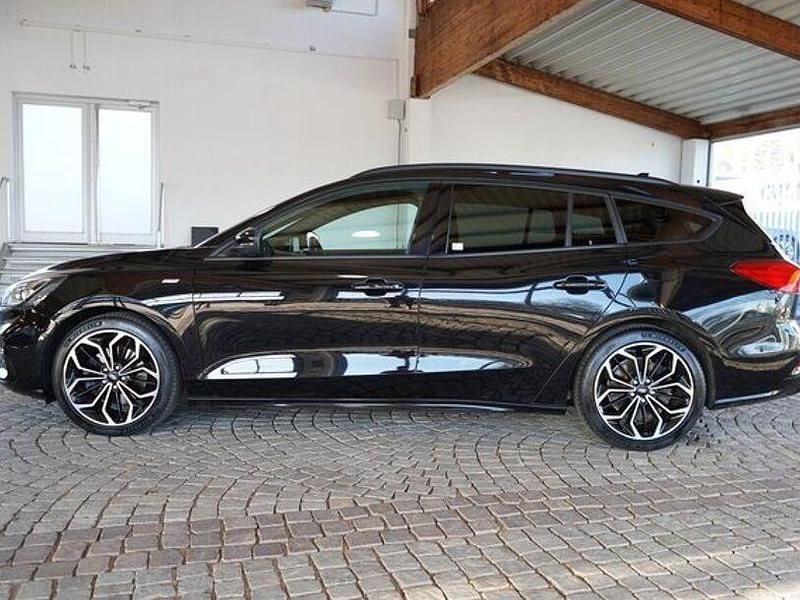 Gebraucht Ford Focus ST-Line 150 PS (110 kW) 2020 Schwarz Limousine