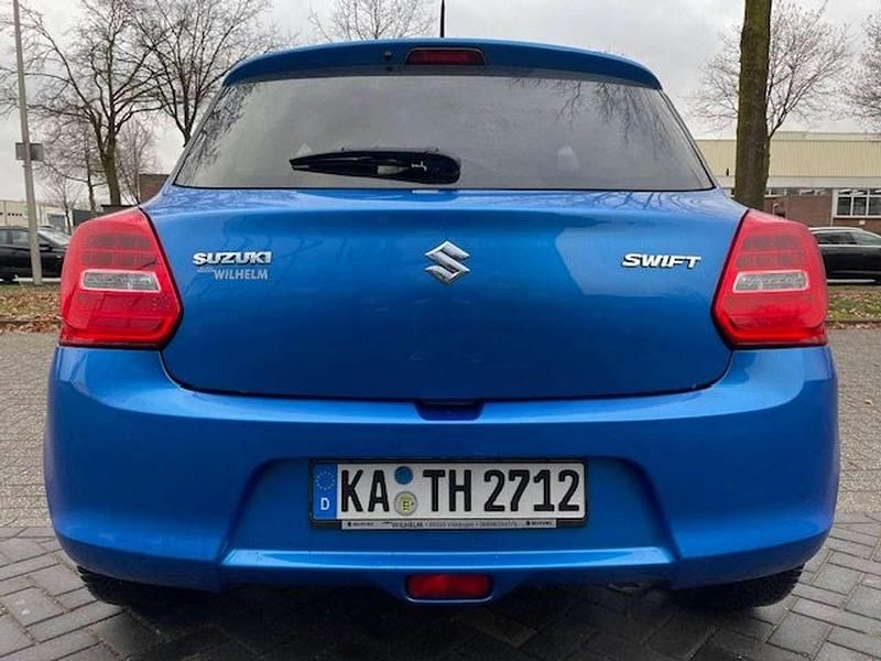 Gebraucht Suzuki Swift 111 PS (81 kW) 2017 Blau Kleinwagen