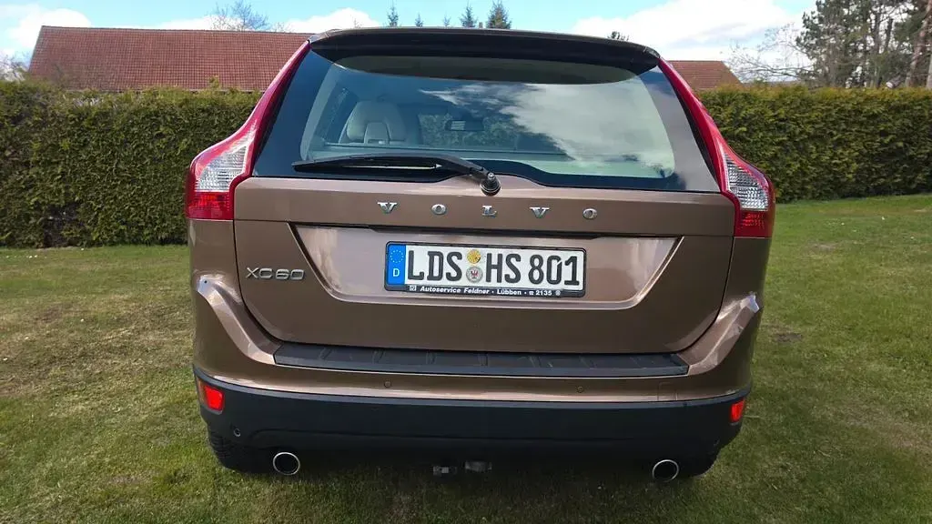 Gebraucht Volvo XC60 Momentum 163 PS (119 kW) 2011 Braun SUV