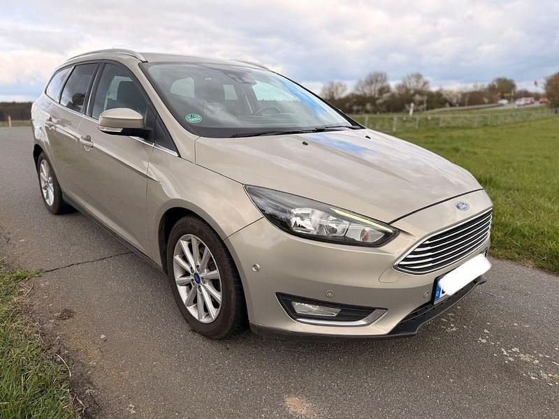 Gebraucht Ford Focus Titanium 125 PS (91 kW) 2015 Silber Kombi