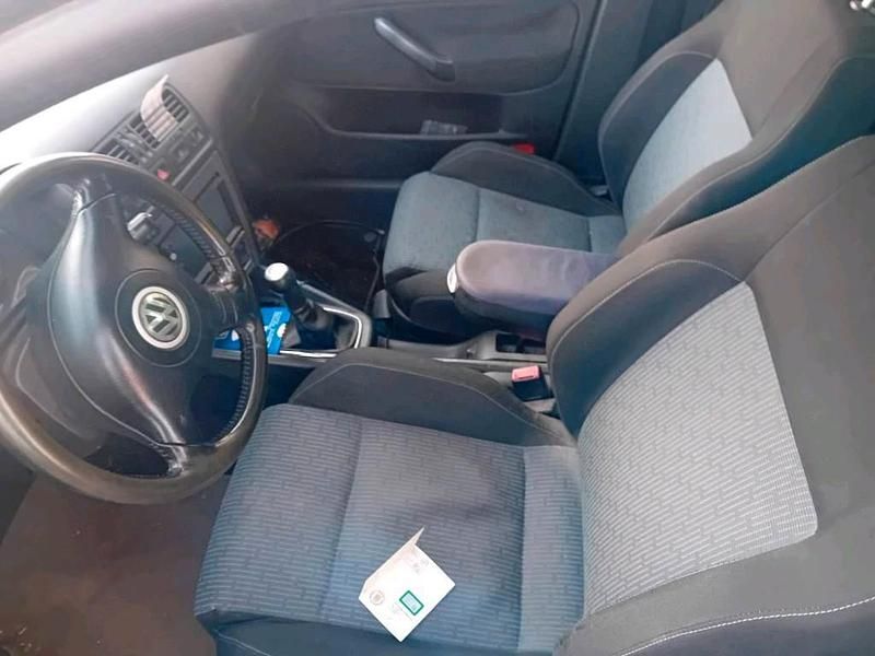 Gebraucht VW Bora 115 PS (84 kW) 2004 Schwarz Kombi