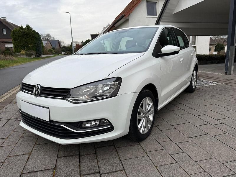 Weiß Gebraucht 2017 VW Polo Comfortline Kleinwagen | 8.888 € (Fairer Preis) - Bild 1/4