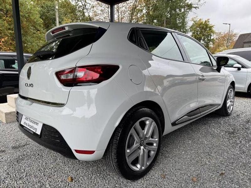 Gebraucht Renault Clio IV LIMITED 76 PS (55 kW) 2019 Weiß Limousine