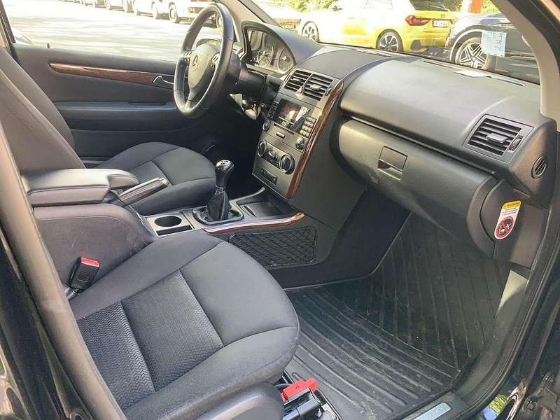 Gebraucht Mercedes A160 82 PS (60 kW) 2008 Kosmosschwarz  metalliclack Kleinwagen