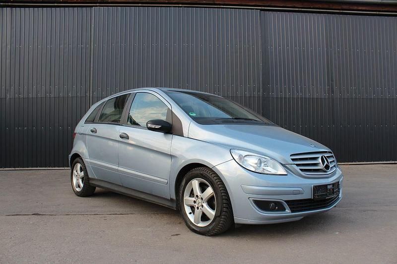 Gebraucht Mercedes B180 109 PS (80 kW) 2006 Blau Van / Kleinbus