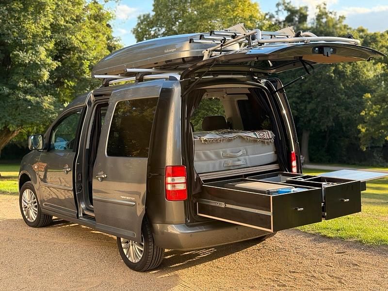 Silber Gebraucht 2015 VW Caddy Van / Kleinbus | 15.300 € - Bild 1/4