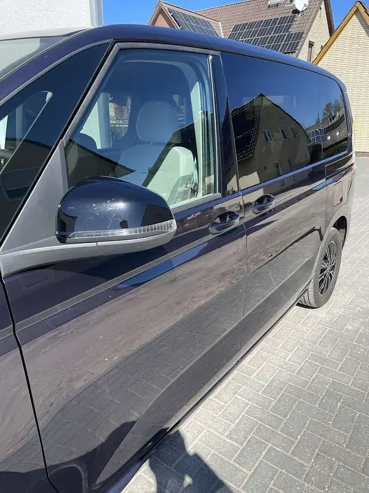 Gebraucht VW Multivan Life 136 PS (100 kW) 2023 Blau Van / Kleinbus