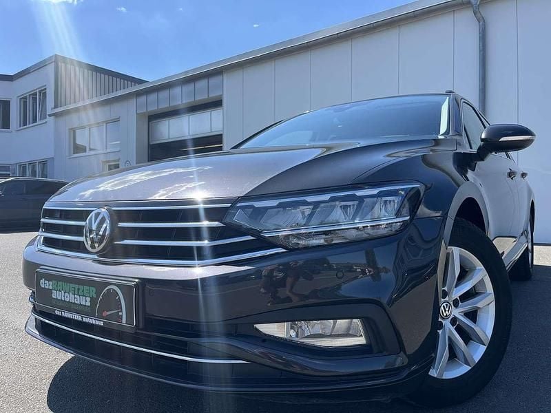 Grau Gebraucht 2020 VW Passat Business Kombi | 17.860 € (Guter Preis) - Bild 1/4