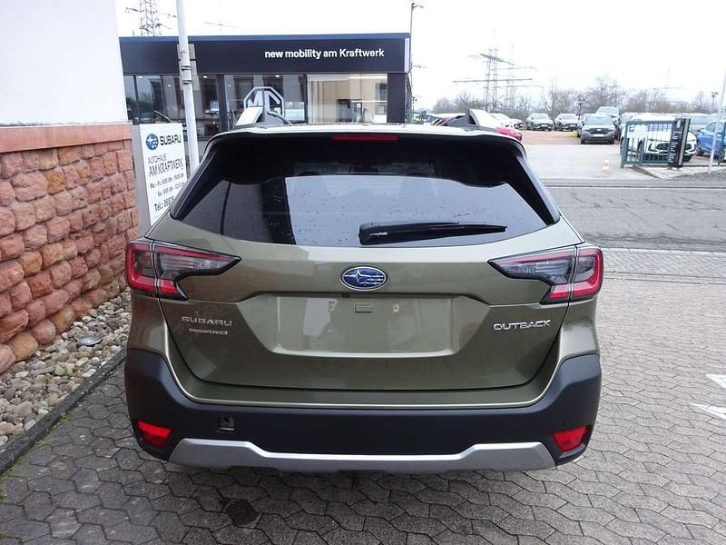 Neu Subaru Outback Platinum 169 PS (124 kW) 2025 Autumn green Kombi