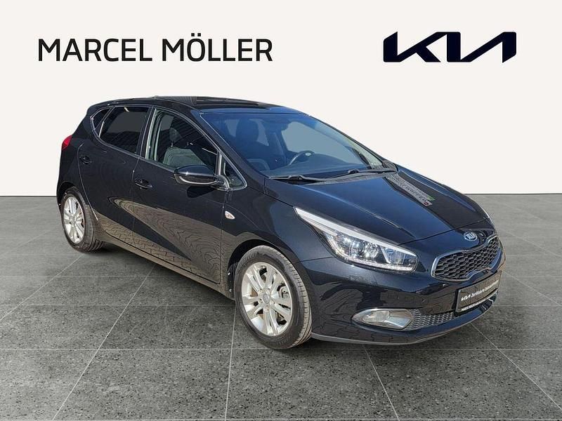 Gebraucht Kia Ceed DREAM-TEAM Edition 99 PS (72 kW) 2015 Schwarz Kleinwagen