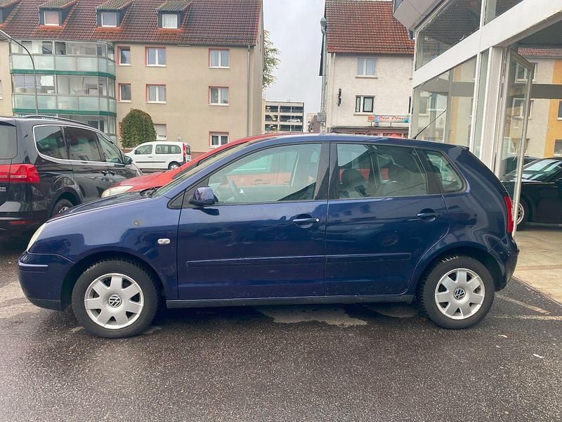 Gebraucht VW Polo Highline 75 PS (55 kW) 2003 Blau Kleinwagen