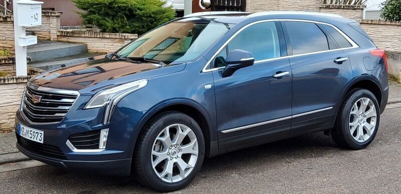 Blau Gebraucht 2019 Cadillac XT5 SUV | 24.900 € (Fairer Preis) - Bild 1/2