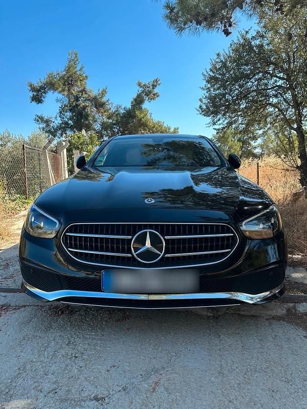 Schwarz Gebraucht 2022 Mercedes E200 Limousine | 34.000 € (Fairer Preis) - Bild 1/4