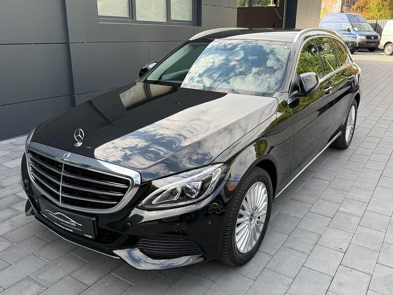 Schwarz Gebraucht 2017 Mercedes C180 Exclusive Kombi | 19.900 € (Fairer Preis) - Bild 1/4