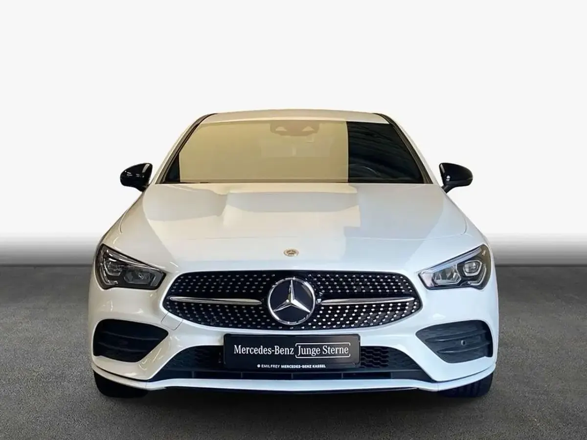 Gebraucht Mercedes CLA250 160 PS (117 kW) 2023 Polarweiß Coupé