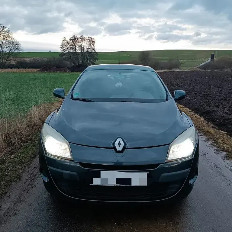 Gebraucht Renault Mégane III Expression 101 PS (74 kW) 2009 Schwarz Limousine