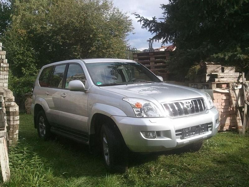 Silber Gebraucht 2006 Toyota Land Cruiser SUV | 17.900 € (Fairer Preis) - Bild 1/4