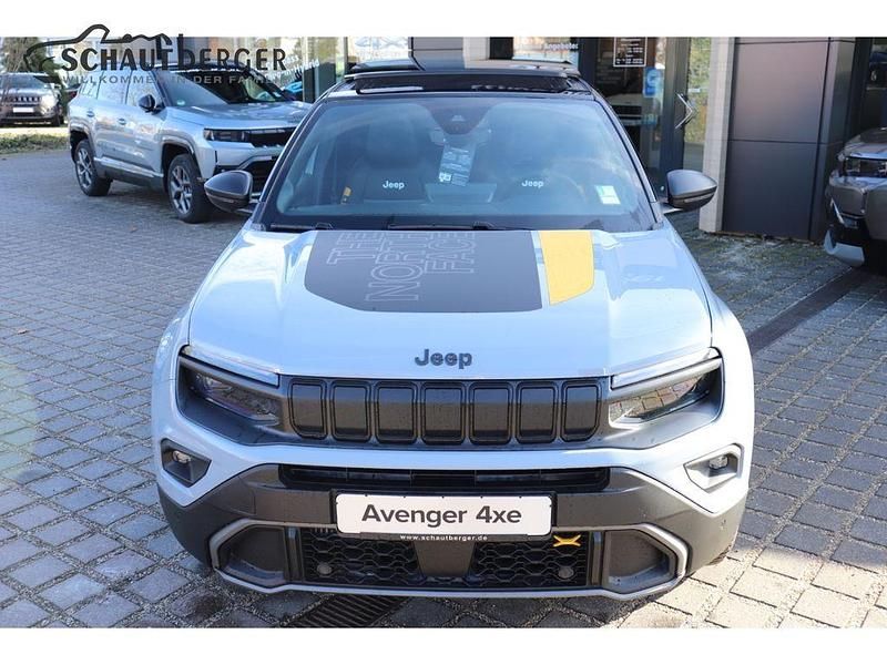 Neu Jeep Avenger North 145 PS (106 kW) 2026 Storm grey mit dach in volcano SUV