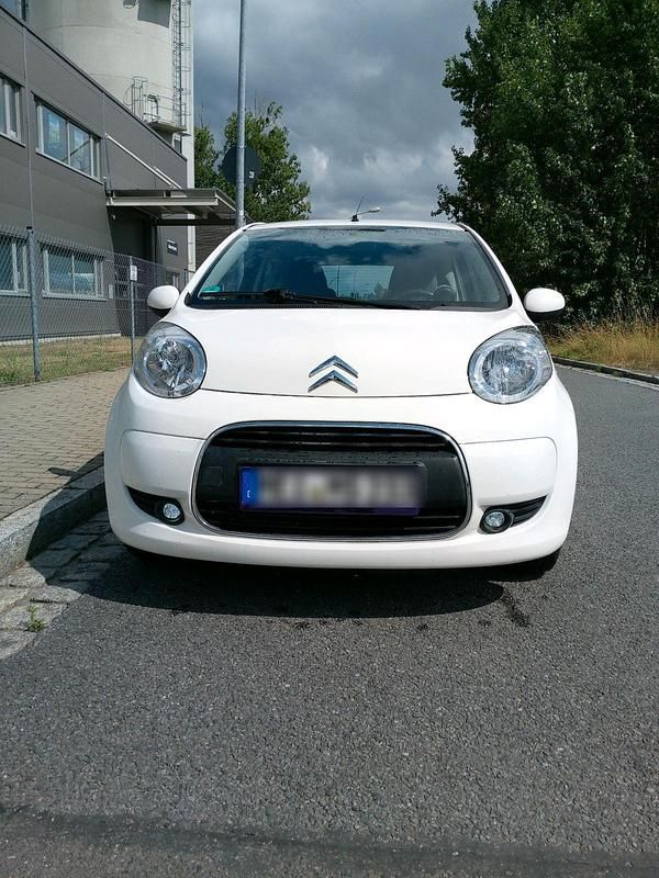 Weiß Gebraucht 2011 Citroën C1 Kleinwagen | 2.750 € (Fairer Preis) - Bild 1/4