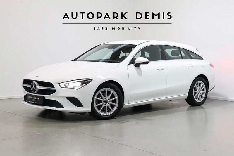 Weiß Gebraucht 2020 Mercedes CLA200 Shooting Brake Kombi | 18.955 € (Superpreis) - Bild 1/4