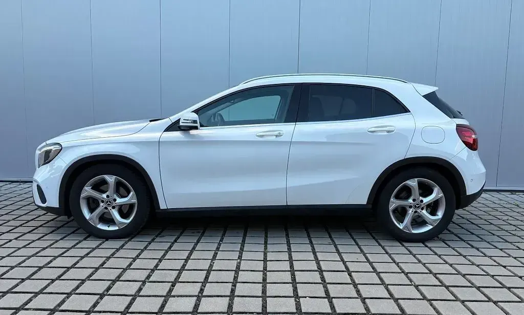 Gebraucht Mercedes GLA250 Urban 211 PS (155 kW) 2019 Weiß SUV