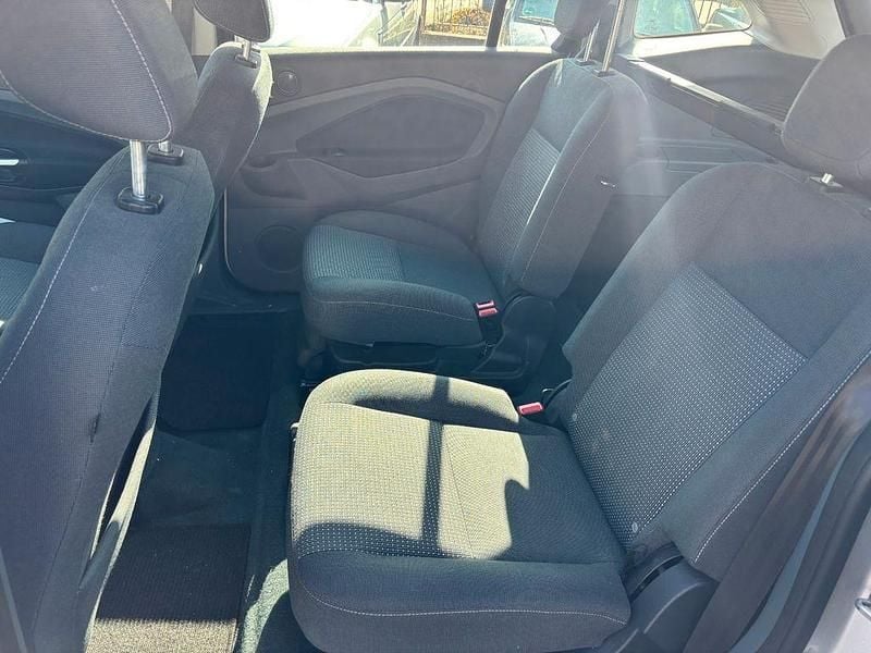 Gebraucht Ford Grand C-Max Trend 140 PS (102 kW) 2012 Silber Van / Kleinbus