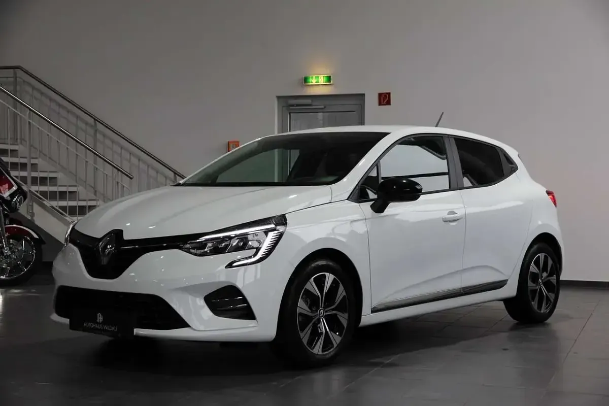 Brugt Renault Clio V Evolution 67 HK (49 kW) 2023 Hvid Sedan