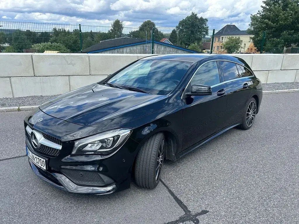 Gebraucht Mercedes CLA200 Shooting Brake Edition 156 PS (114 kW) 2017 Schwarz Kombi