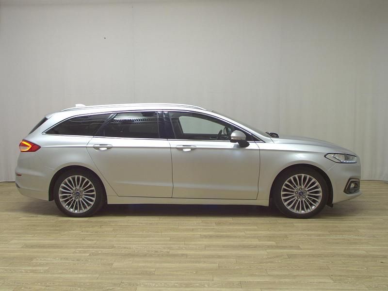 Gebraucht Ford Mondeo Titanium 150 PS (110 kW) 2021 Silber Kombi