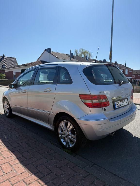Używany Mercedes B170 116 KM (85 kW) 2005 Srebrny Minivan