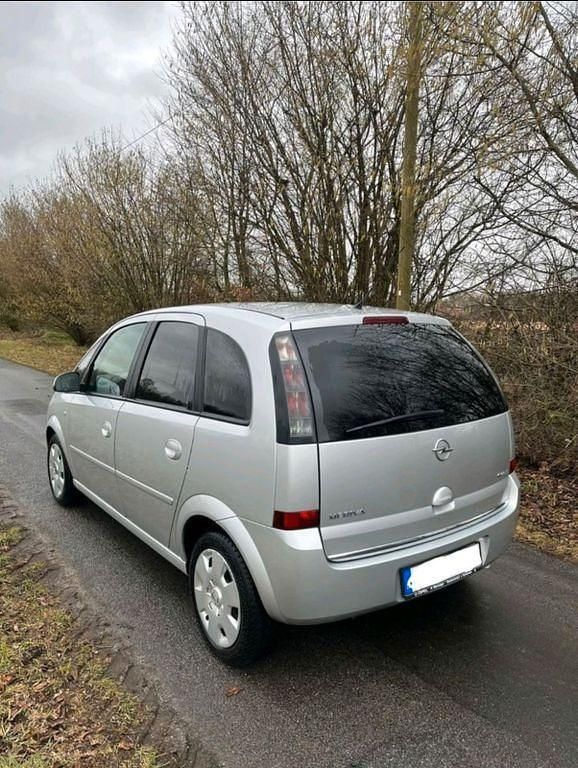 Gebraucht Opel Meriva Selection 90 PS (66 kW) 2010 Silber Van / Kleinbus