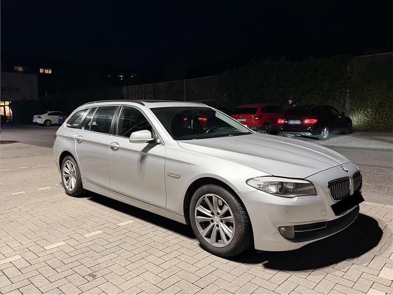 Gebraucht BMW 520 184 PS (135 kW) 2011 Silber Kombi