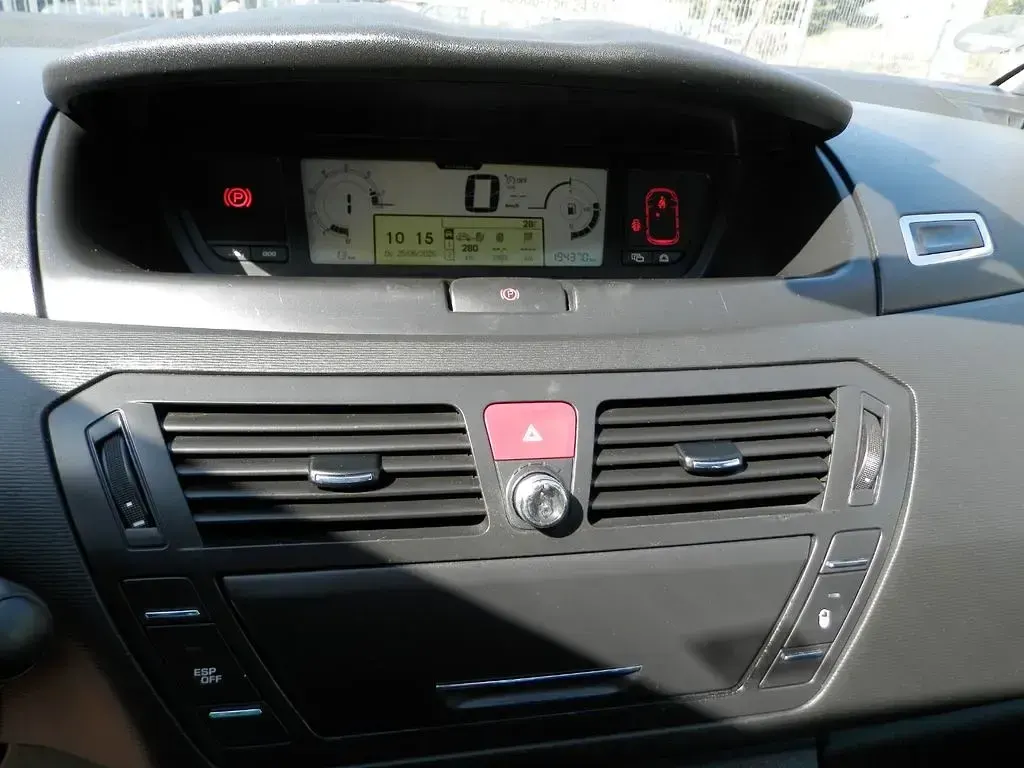 Gebraucht Citroën C4 Tendance 140 PS (102 kW) 2007 Rot Van / Kleinbus