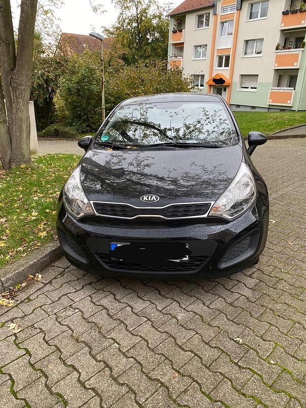 Gebraucht Kia Rio 86 PS (63 kW) 2013 Schwarz Kleinwagen